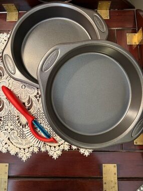 NWOT Rachel Ray Baking Pan Pair and Potato Brush/Peeler